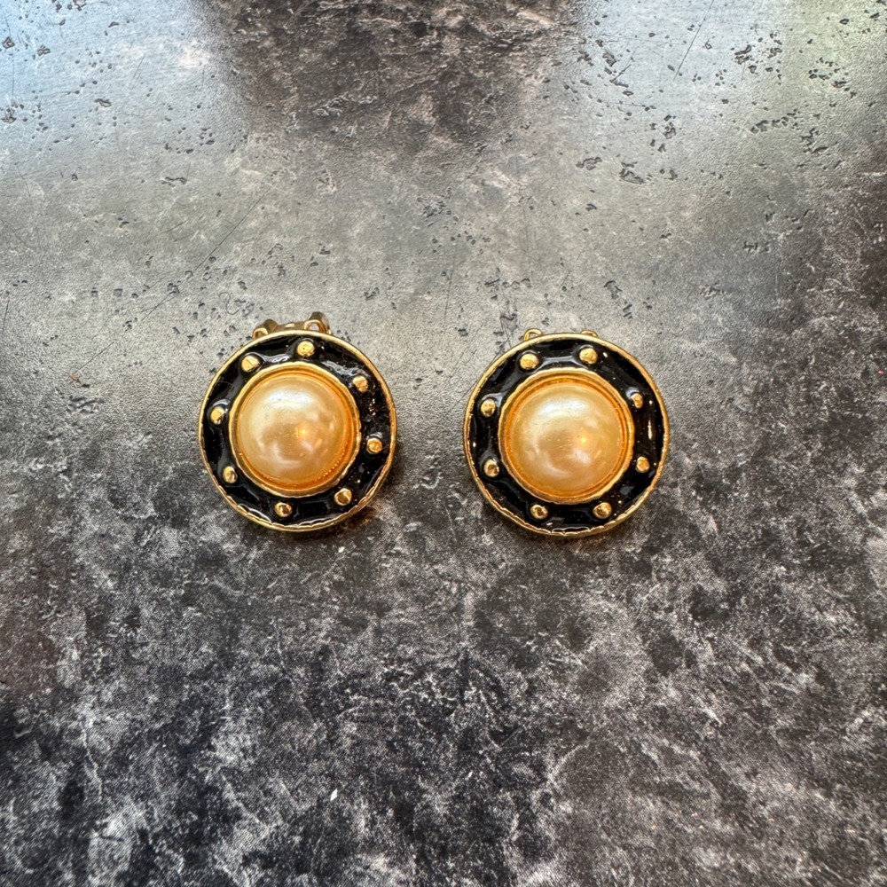 Vintage Pearl Black and Gold Clip On Huggie Earrings